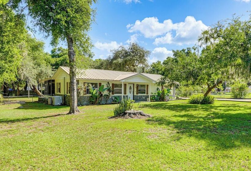 Welcoming Bartow Home Near Family Attractions!