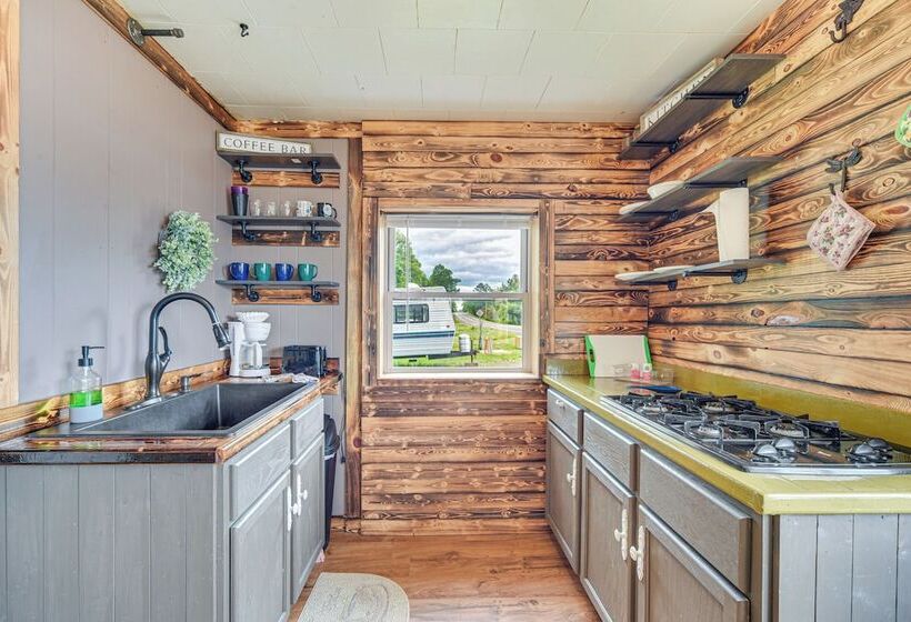 Wisconsin Lakeside Cottage W/ Deck, Views