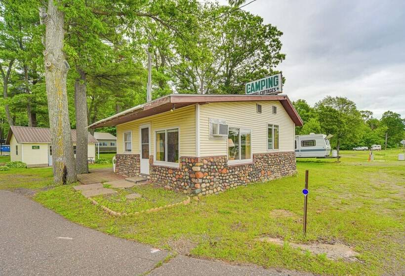 Wisconsin Lakeside Cottage W/ Deck, Views