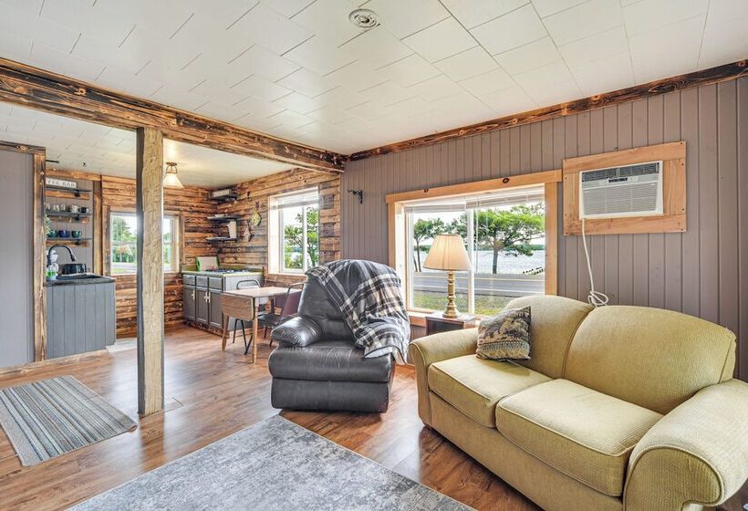 Wisconsin Lakeside Cottage W/ Deck, Views