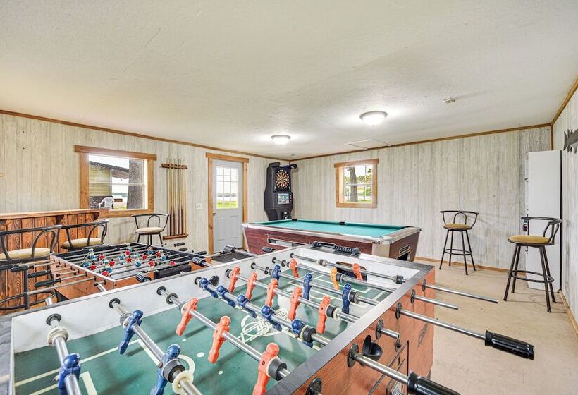 Wisconsin Lakeside Cottage W/ Deck, Views