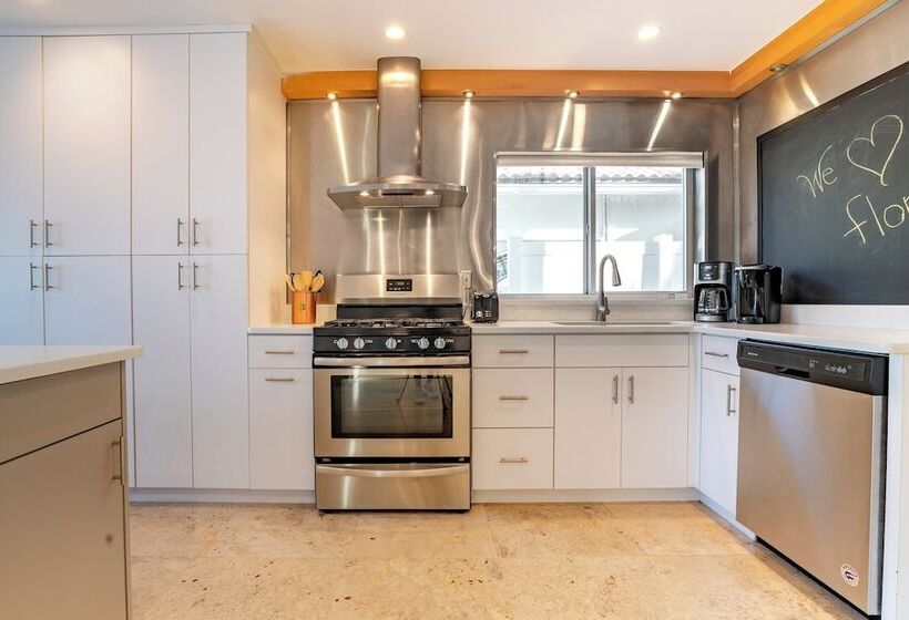 Beach Haven By Avantstay Pool + Ocean Views Steps From The Beach