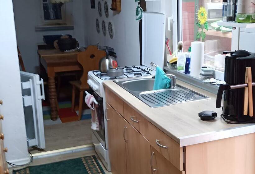 Beautiful Querbach Hut With Spring Water