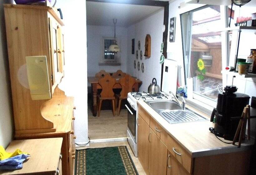 Beautiful Querbach Hut With Spring Water