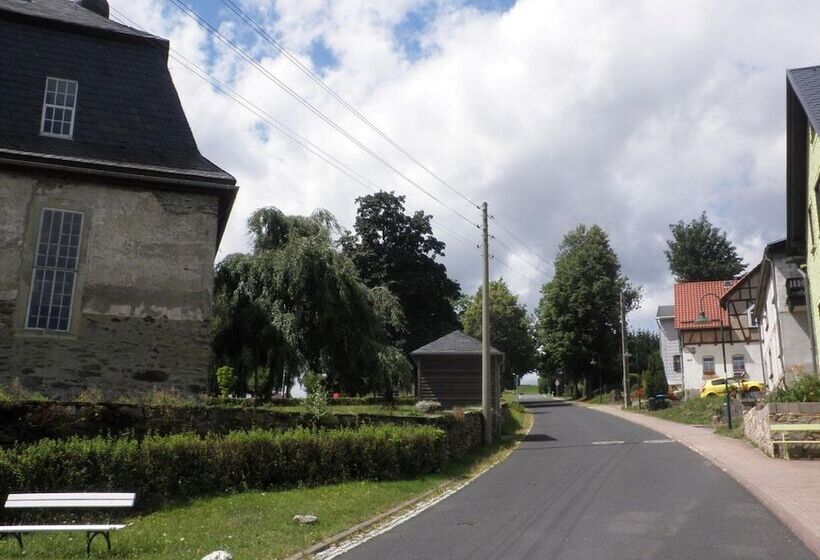 Beautiful Querbach Hut With Spring Water