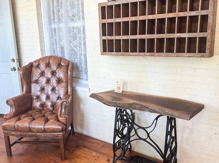 ベッドアンドブレックファースト The Black Walnut Inn