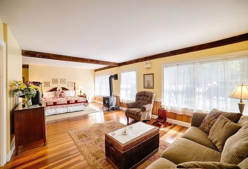 ベッドアンドブレックファースト The Black Walnut Inn