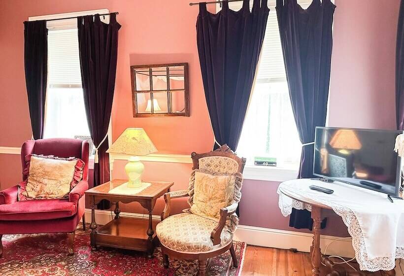 ベッドアンドブレックファースト The Black Walnut Inn