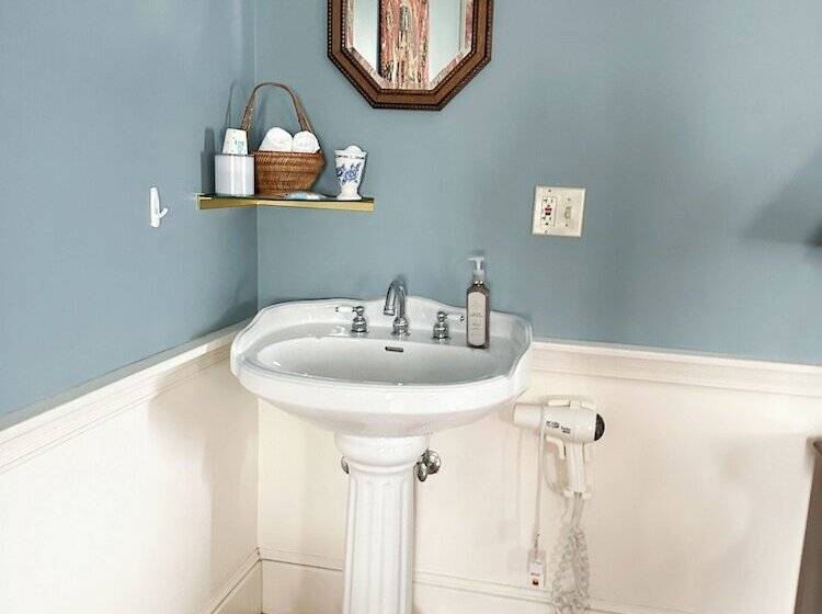 ベッドアンドブレックファースト The Black Walnut Inn