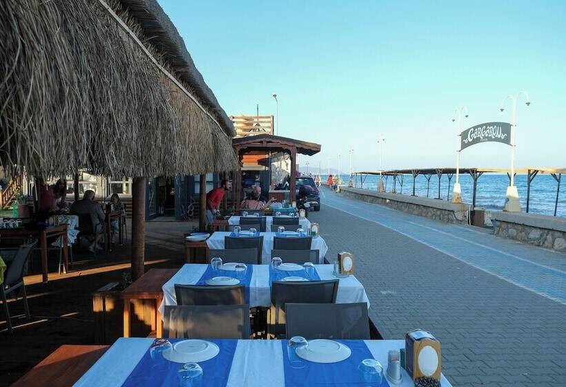 تختخواب و صبحانه Gargaron Beach