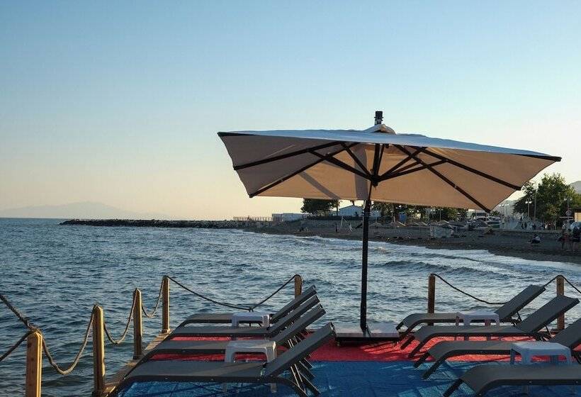 تختخواب و صبحانه Gargaron Beach