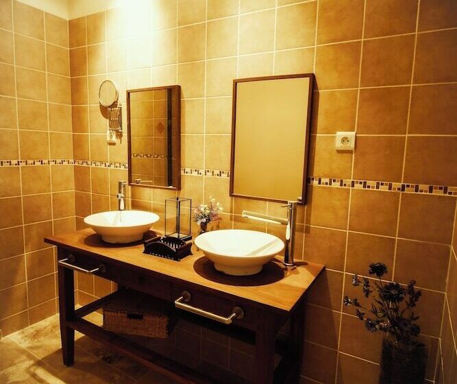 مبيت وإفطار Le Château De Sorgues