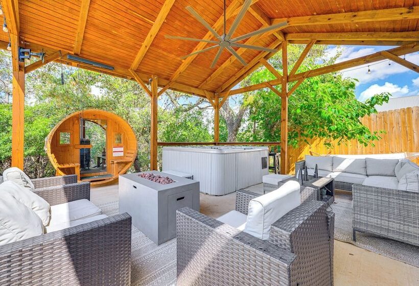 Canyon Lake Home W/ Private Pool, Hot Tub & Sauna!