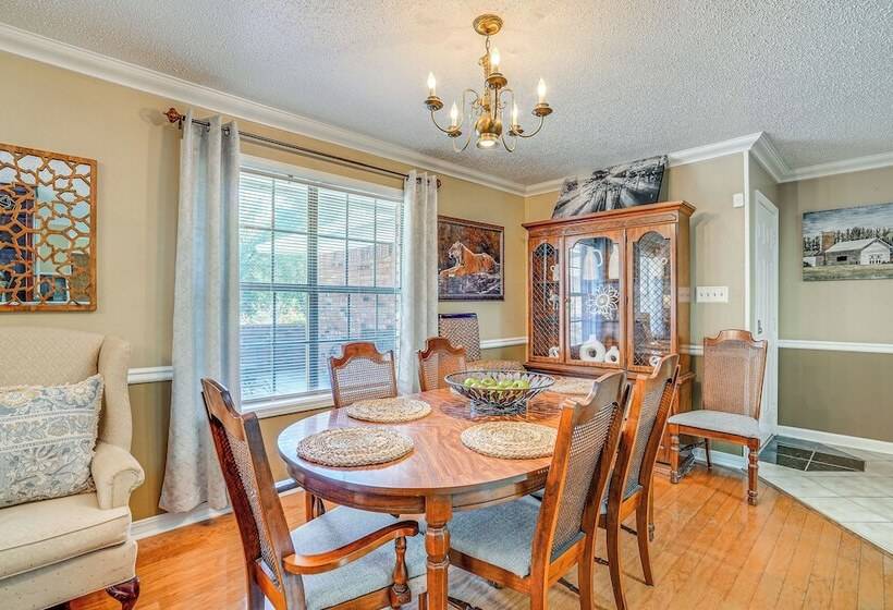 Charming Simsboro Retreat On 5 Acres W/ Patio!