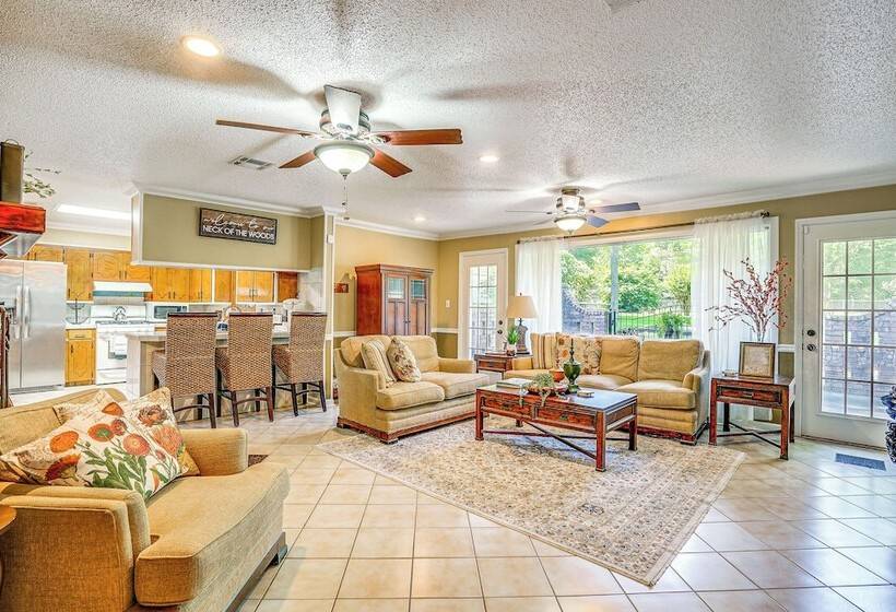 Charming Simsboro Retreat On 5 Acres W/ Patio!