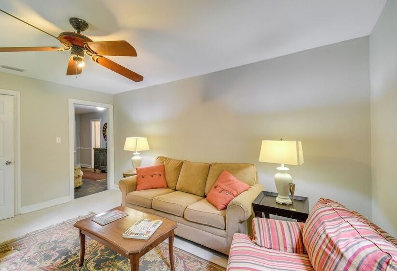 Cozy Fairhope Retreat W/ Patio & Grill!