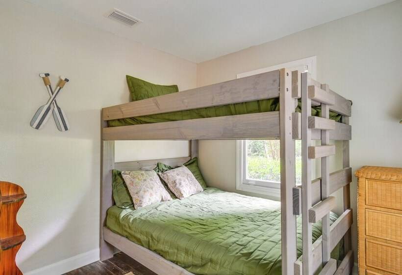 Cozy Fairhope Retreat W/ Patio & Grill!