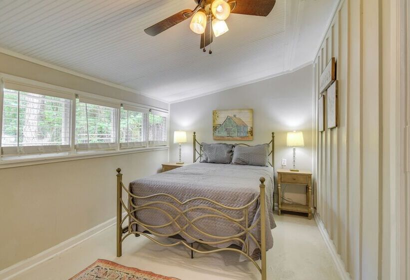 Cozy Fairhope Retreat W/ Patio & Grill!