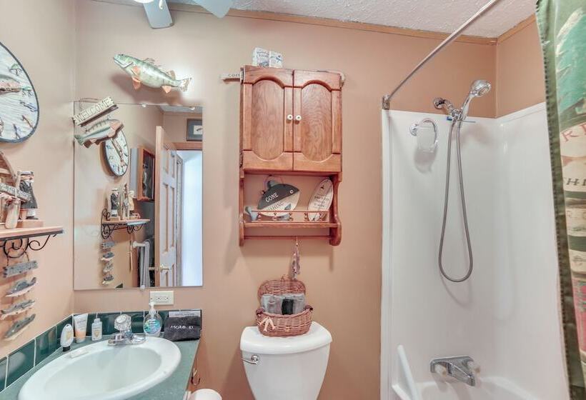 Family Friendly Gladstone Home Near Lake Michigan!