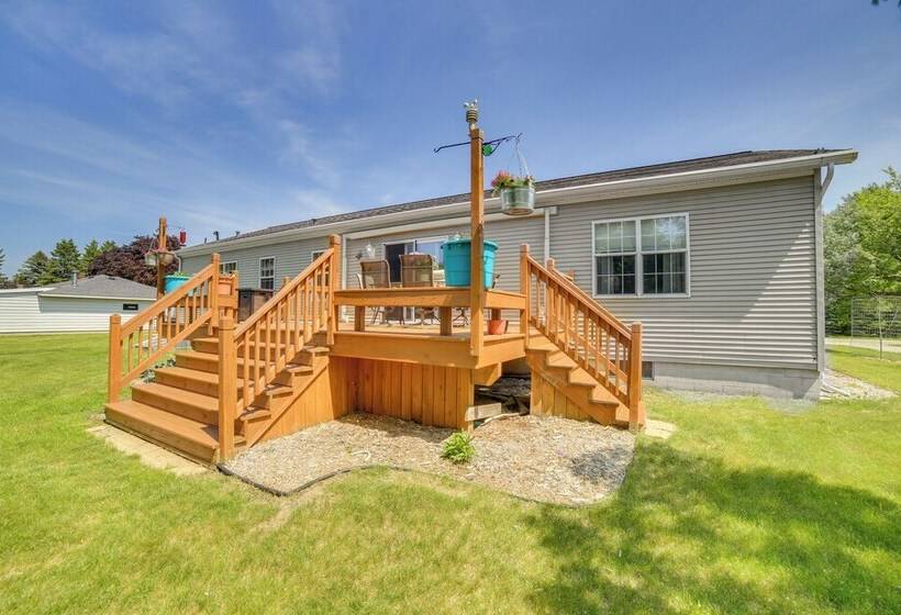Family Friendly Gladstone Home Near Lake Michigan!