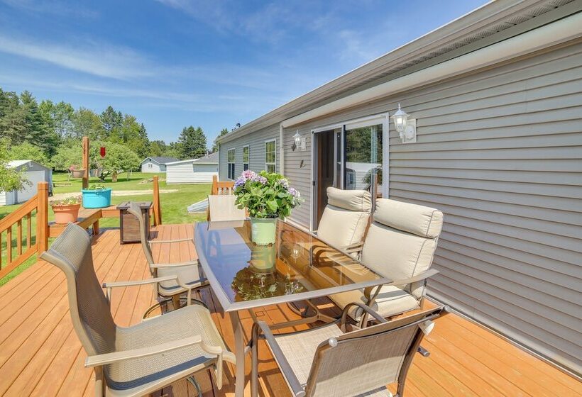 Family Friendly Gladstone Home Near Lake Michigan!