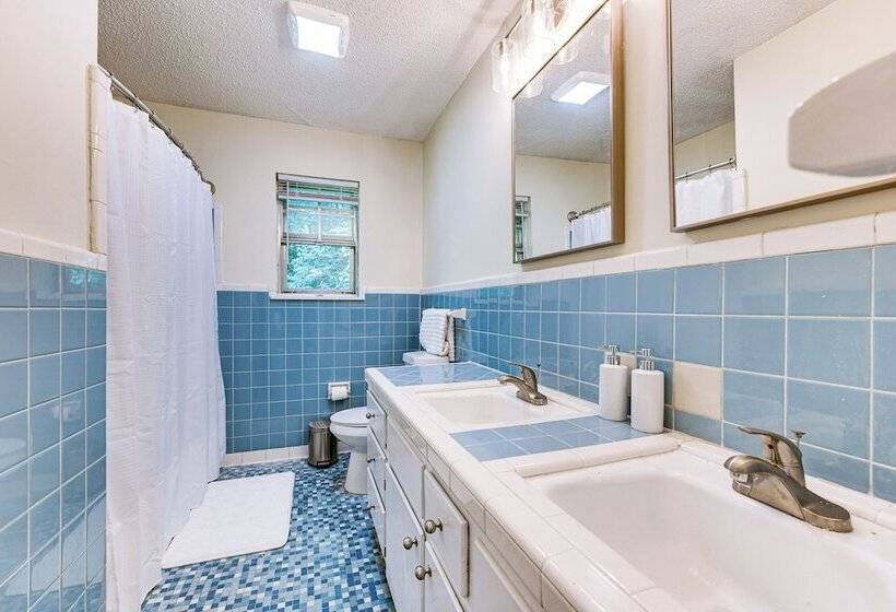 Family Friendly Huntsville Home W/ Spacious Yard