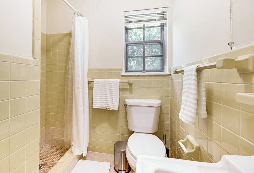 Family Friendly Huntsville Home W/ Spacious Yard