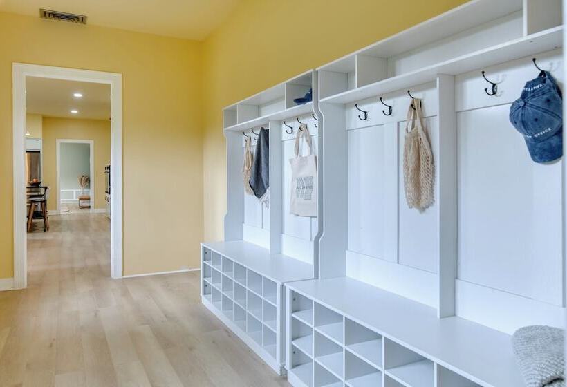 Game Farm Villa By Avantstay 10bdr, Private Pond, Spa, Pool Family Friendly