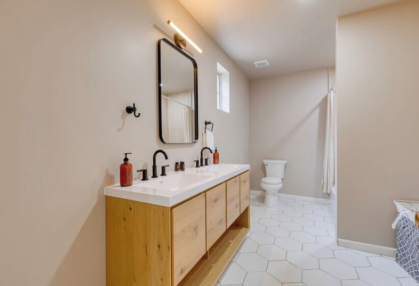 Game Farm Villa By Avantstay 10bdr, Private Pond, Spa, Pool Family Friendly