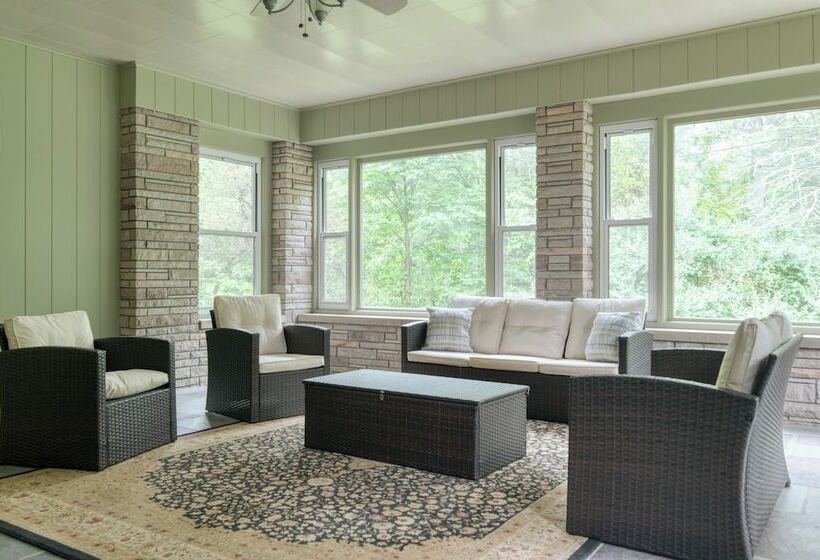 Game Farm Villa By Avantstay 10bdr, Private Pond, Spa, Pool Family Friendly