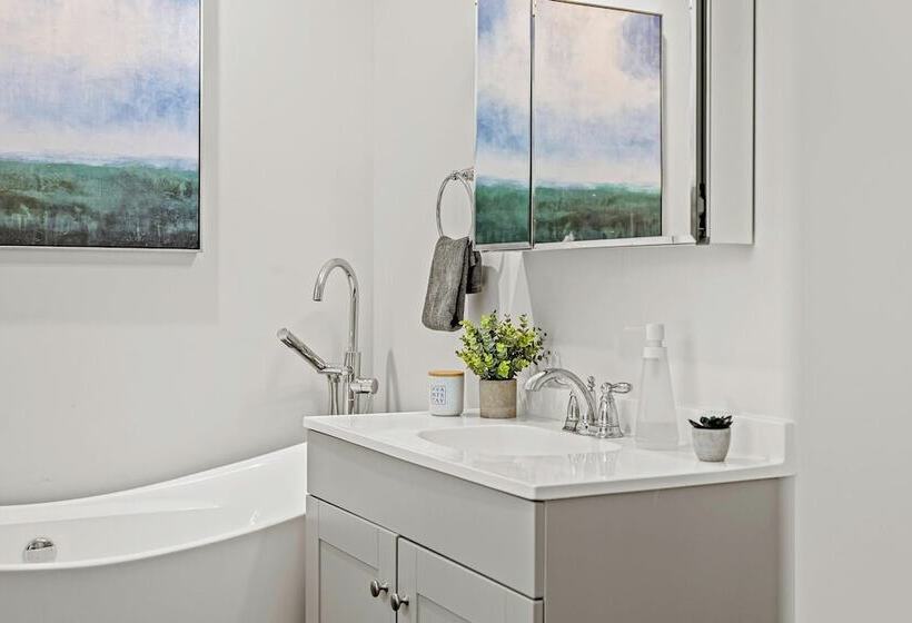 Happy Trails Chalet By Avantstay Sauna + Deck, Private Community Beach Access