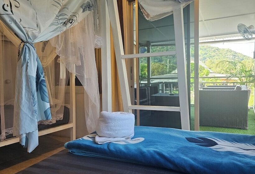 Hideout Hostel