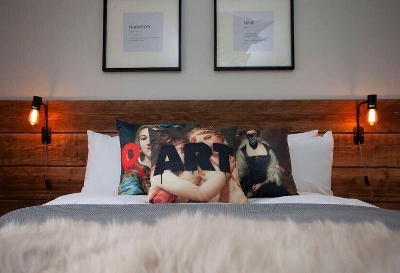 Higgihaus Cabot Mews Apart