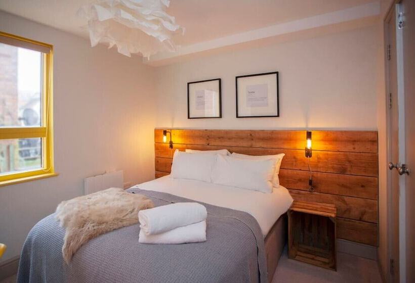 Higgihaus Cabot Mews Apart