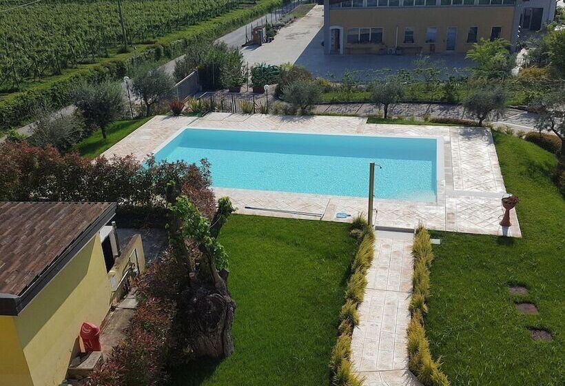 בית מלון כפרי Albergo Quattro Pini