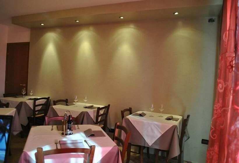 ホテル Albergo Quattro Pini