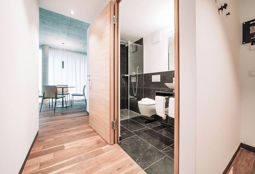 ホテル Blackhome City South Innsbruck