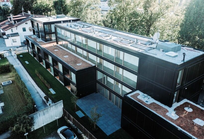 ホテル Blackhome City South Innsbruck