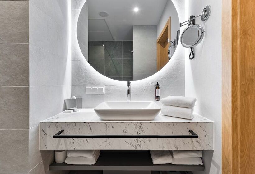 هتل Crystal Mountain