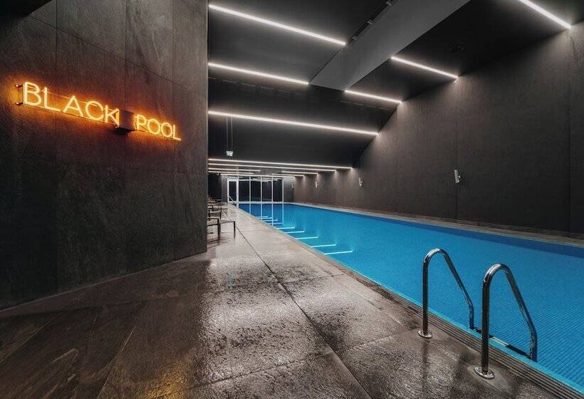 هتل Crystal Mountain