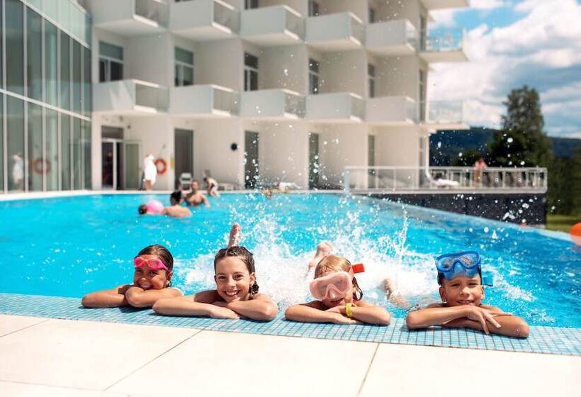 هتل Crystal Mountain