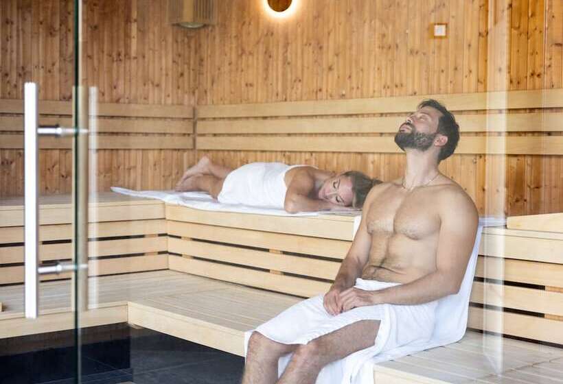 هتل Crystal Mountain