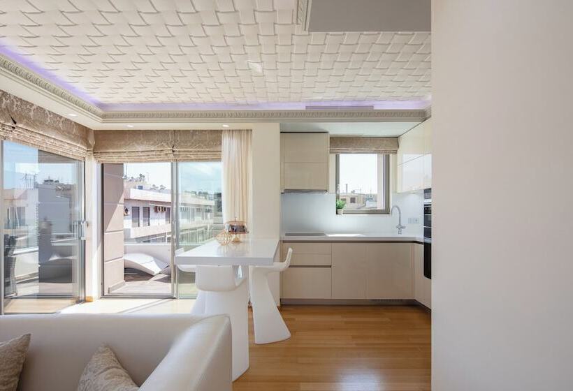 ホテル Demani President Suites