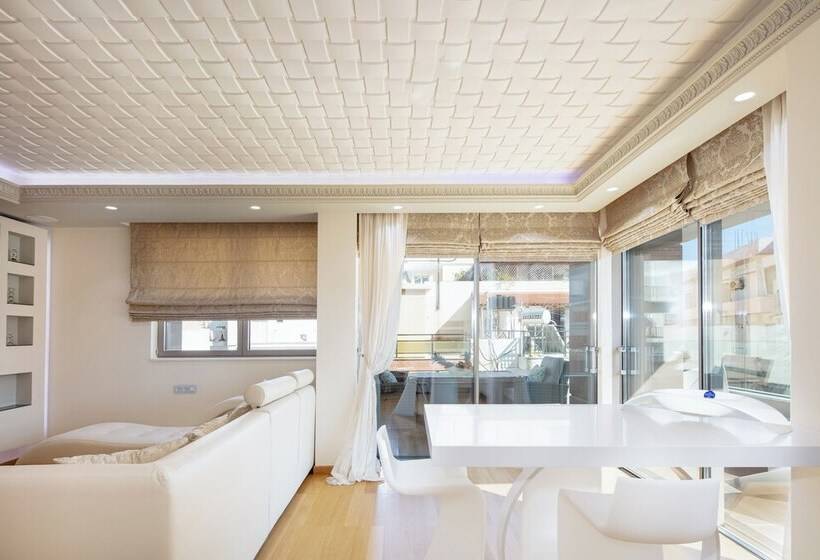 ホテル Demani President Suites