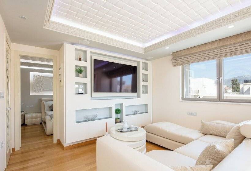 ホテル Demani President Suites