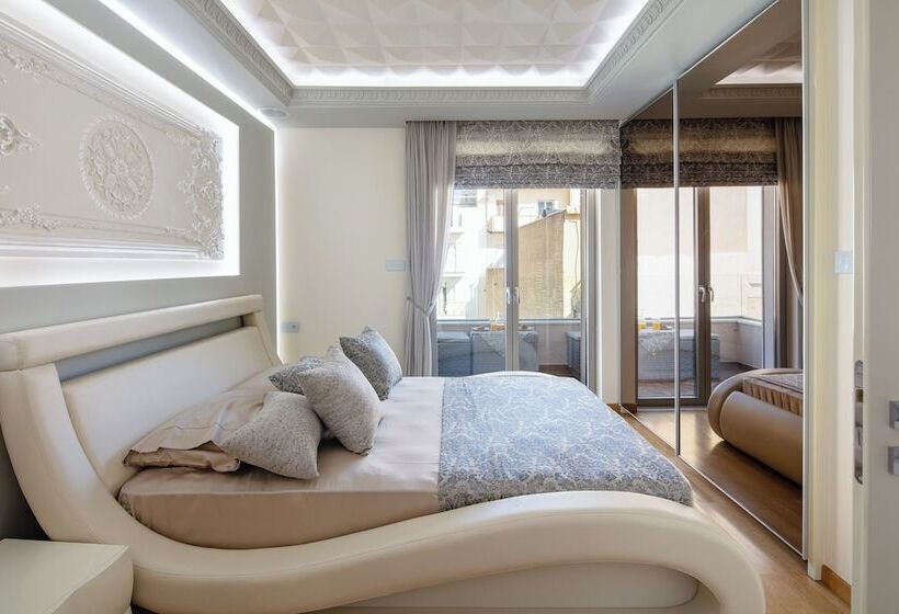 هتل Demani President Suites