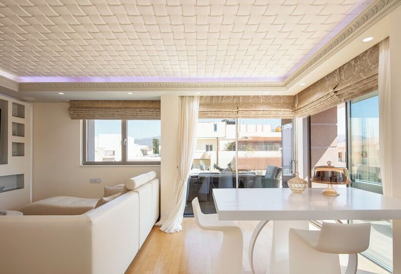 ホテル Demani President Suites