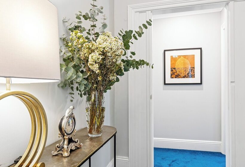 בית מלון כפרי Eastview Estate