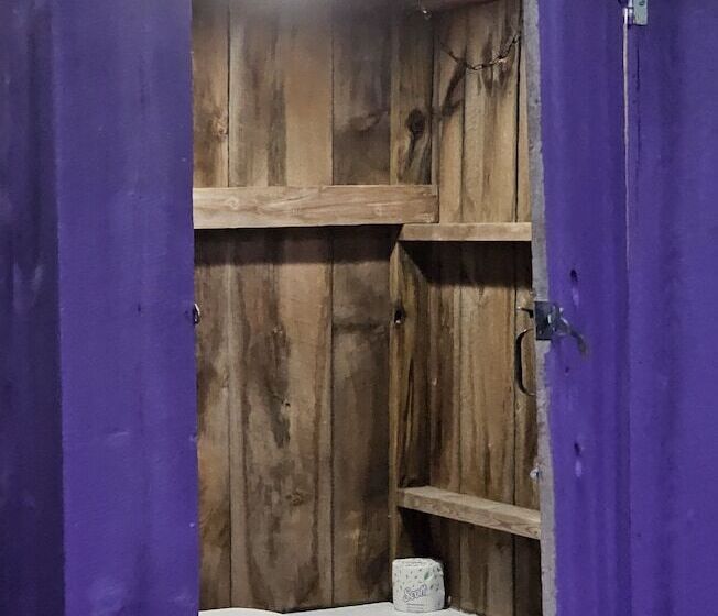 בית מלון כפרי Glamping At Meadeville Farm