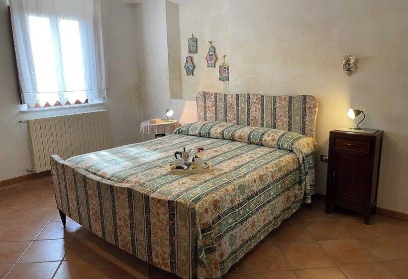 교외 호텔 Agriturismo Podere Le Tombe